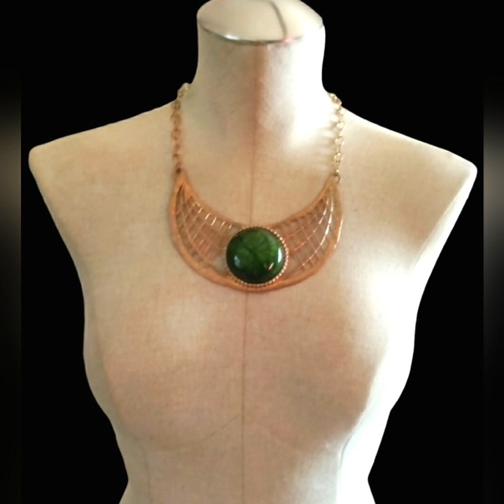 Statement necklace